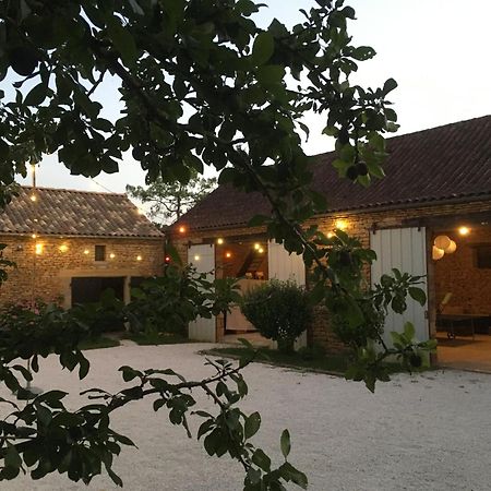 Gites La Source Le Calet Exterior photo